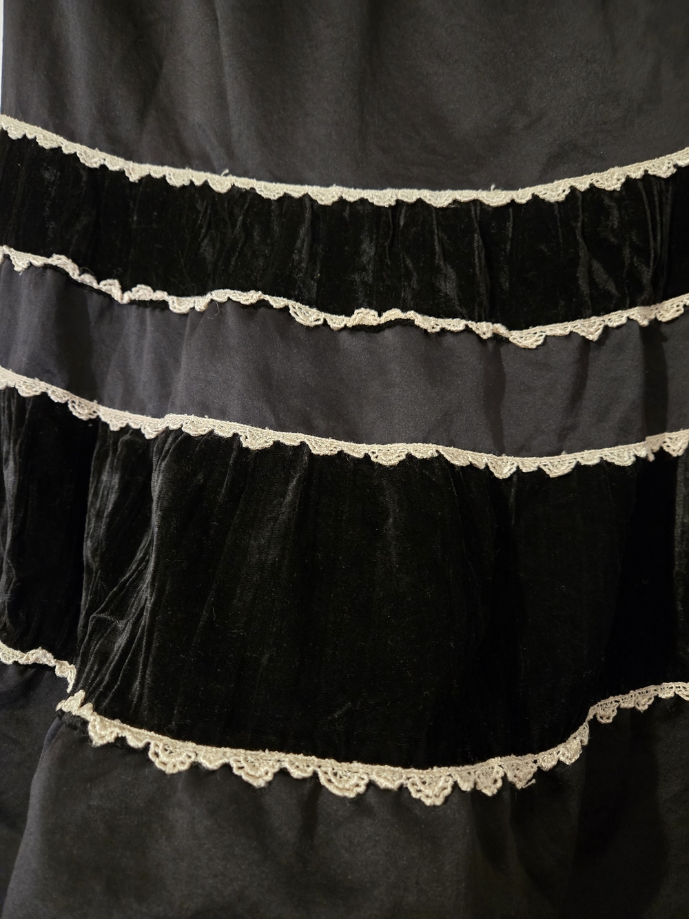 Mossimo Women Black Skirt - Size L - Picture 5 of 8